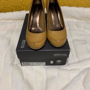 Kenneth Cole 9.5 Wedges good condition
